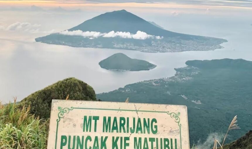 Atap Tertinggi di Maluku Utara Puncak Kie Matubu